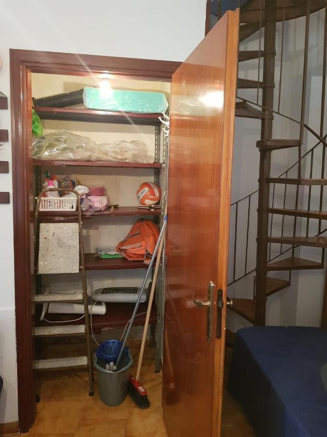 Casa Tranquilla E Luminosa Con Terrazzo A Due Passi Dal Mare Apartamento Brolo Exterior foto