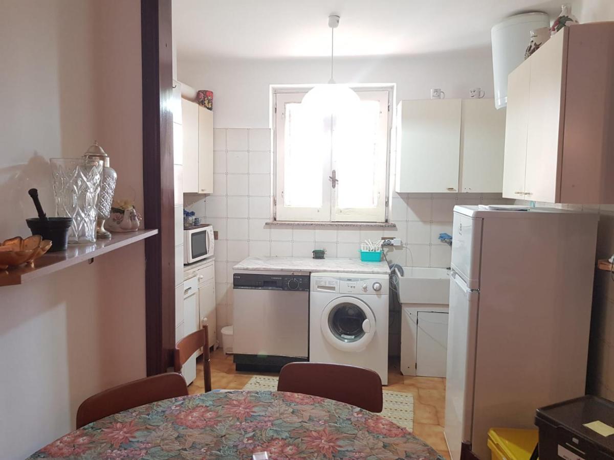 Casa Tranquilla E Luminosa Con Terrazzo A Due Passi Dal Mare Apartamento Brolo Exterior foto